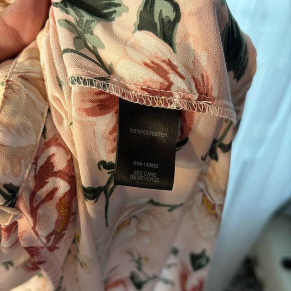 Torrid plus size pink Floral Sheer hi-low button down top EUC - Picture 3 of 5